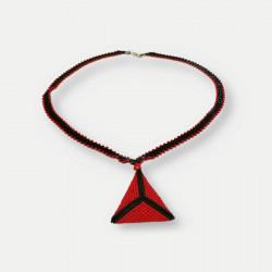 Halsketting met rode driehoek hanger - Rougia