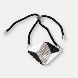 Parure argent, noir et blanc.