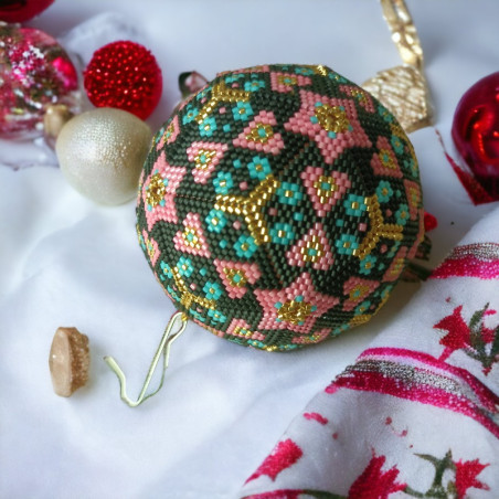 boule de noël motif coeur artisanale en perles miyuki