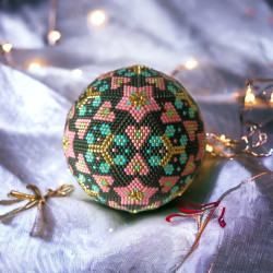 Handmade Christmas Ornament Motif Cœur with Miyuki Delica Beads | Mamzelle Créations
