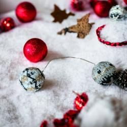 Black Gold LED Christmas Garland Miyuki 110 cm
