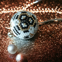 Black Gold LED Christmas Garland Miyuki 110 cm