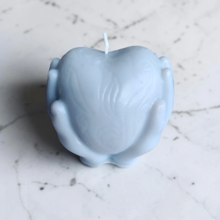 Decorative Candle “Heart in Hands” – Coconut Wax – Handmade – 8 cm