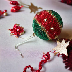 Boule de Noël Artisanale en Perles Miyuki et Toupies - Décoration de Noël Faite à la Main