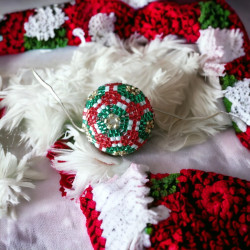 Guirlande de Noël Rouge et Verte Faite Main avec Perles Miyuki Délicas et Lumières LED