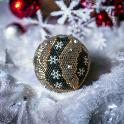 Boule de Noël pour un Hiver Élégant en Noir, Blanc, Doré et Argenté
