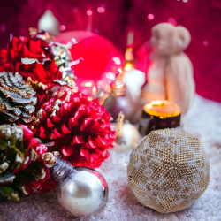 Boule de noël artisanale en perles Miyuki Delica