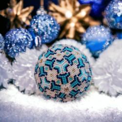 Boule de Noël artisanale en perles Miyuki Delica