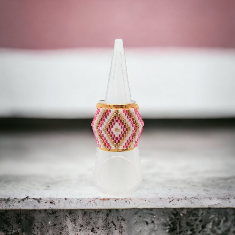 Bague large Kenzia – Rose et doré – Fait main en perles Miyuki