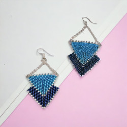 Boucles d’oreilles double triangle Tahila en perles Miyuki Delica | Mamzelle Creations