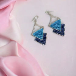 Boucles d’oreilles double triangle Tahila en perles Miyuki Delica | Mamzelle Creations