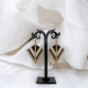 Boucles d’oreilles perlées en triangle feuille d’angle faites à la main | Mamzelle Creations