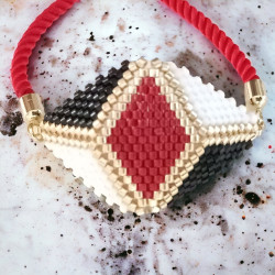 Parure triangle bordeaux, noir et blanc avec perles Miyuki Delica