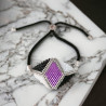 Parure tissée en forme de triangle avec perles Miyuki Delica mauve, noir et blanc