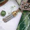 Porte-clé Pods tissé à la main avec perles Miyuki Delica et toupies dorées