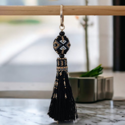 Porte-clé en bois avec perles Miyuki Delica et cristaux.
