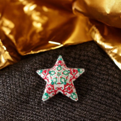 Étoile en 3D Verte, Rouge et Blanche en Perles Miyuki Delica - Décoration de Noël Artisanal