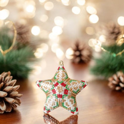 Étoile en 3D Verte, Rouge et Blanche en Perles Miyuki Delica - Petite Étoile - Décoration de Noël Artisanal