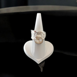 Bague réglable en rhodium avec pierre colorée – Élégance et confort