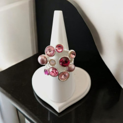 Bague réglable en Rhodium Argenté avec Strass Roses – Élégance et Polyvalence