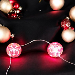 Guirlande Lumineuse Rouge en Perles Miyuki – Raffinement et Féerie