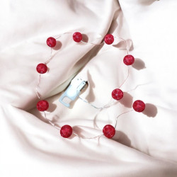 Guirlande Lumineuse Rouge en Perles Miyuki – Raffinement et Féerie