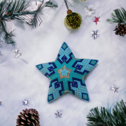 Étoile de Noël 3D en Perles Miyuki et Cristaux Swarovski – Décoration Festive Chic